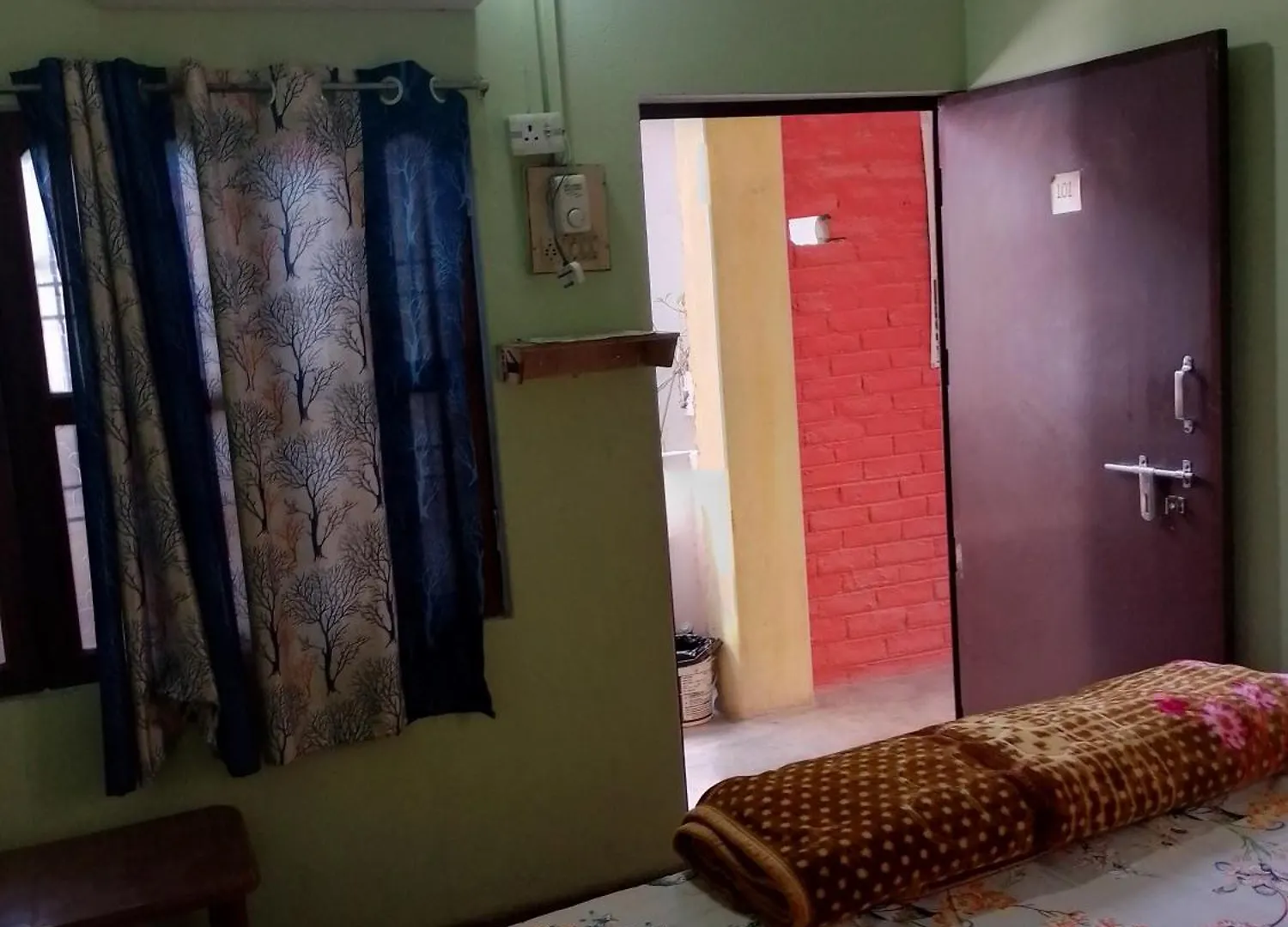 Asha Paying Guest House Waranasi