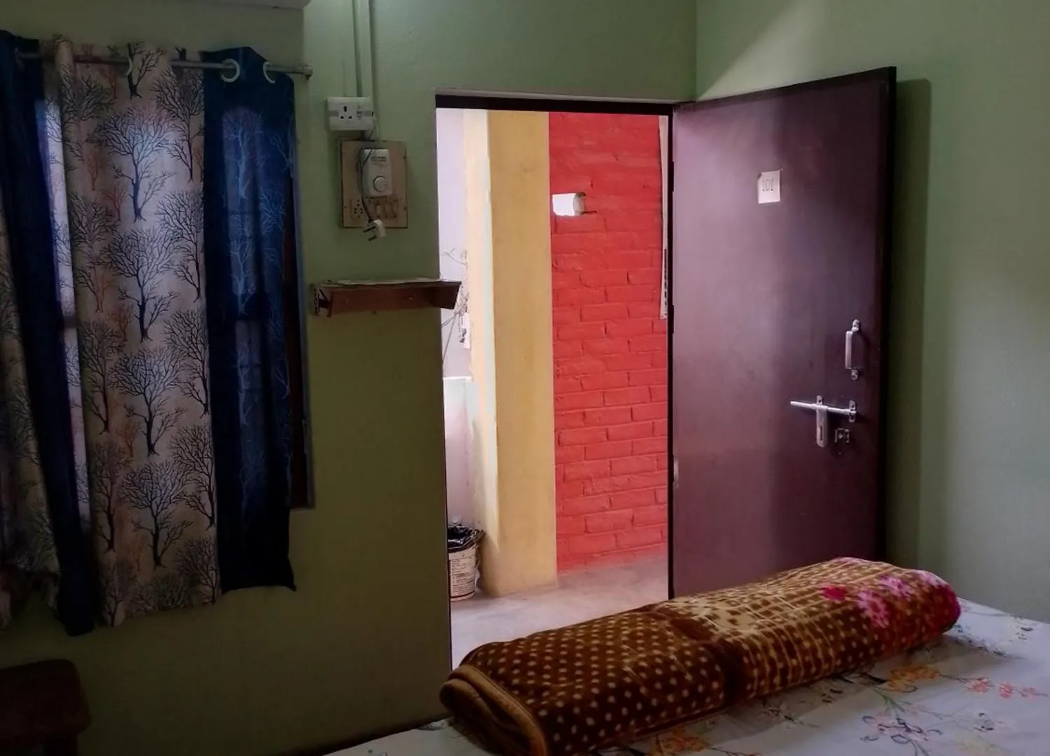Asha Paying Guest House Waranasi