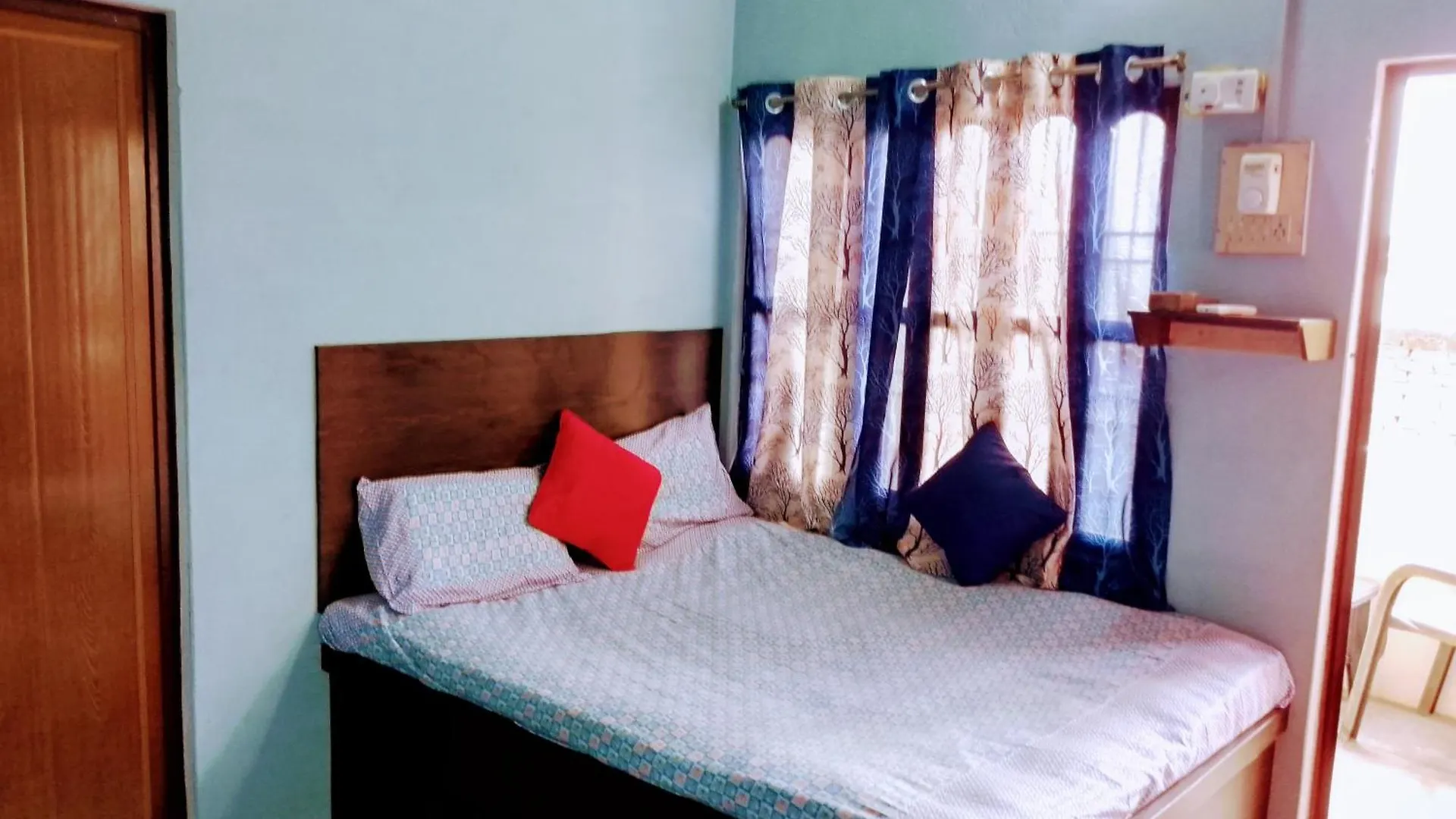 Asha Paying Guest House Waranasi